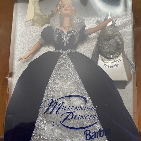 Millennium Barbie - Picture 7 of 7